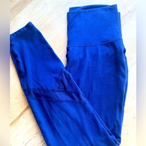 Old Navy Active Balance Leggings w/Mesh Design-Navy Blue Size S